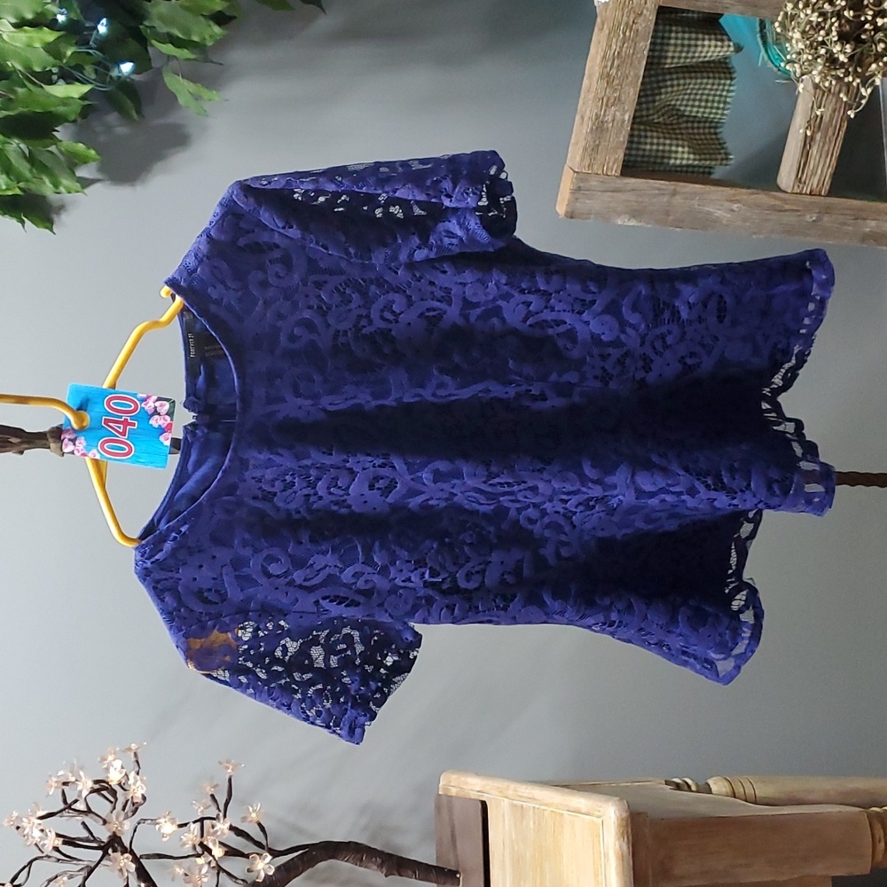 Forever 21 peplum lace top - Picture 1 of 1